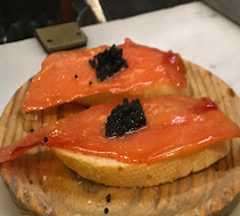 Palometa con huevas o caviar