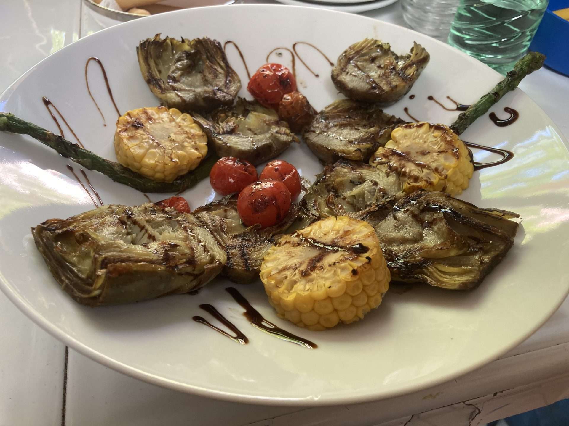 Alcachofas con espárragos