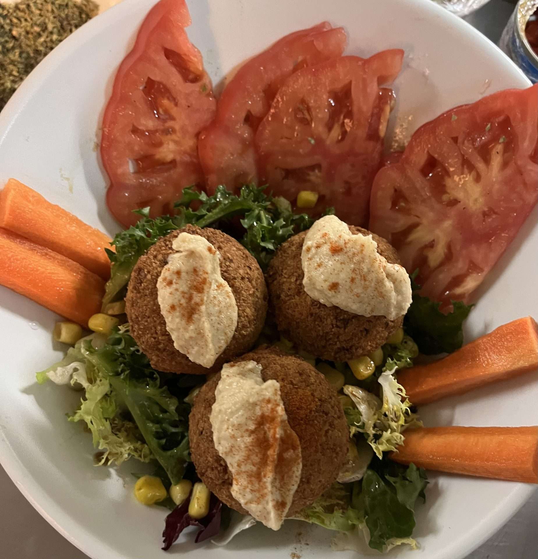 Falafel con ensalada