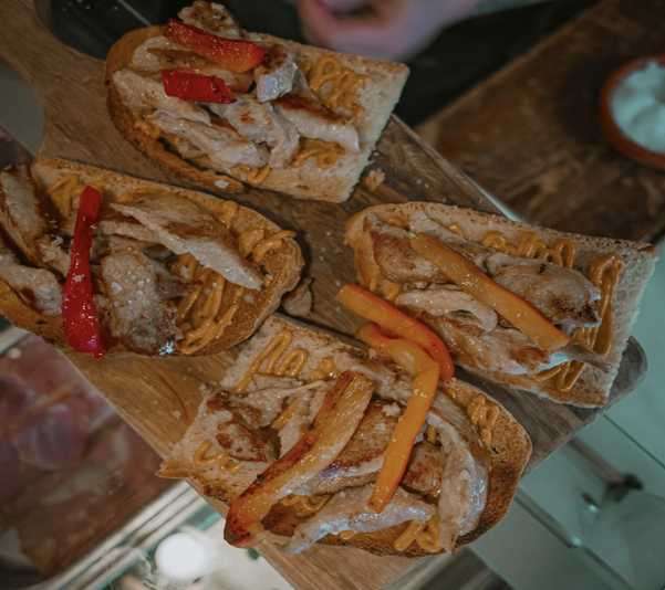 Tosta Secreto y salsa gaucha.