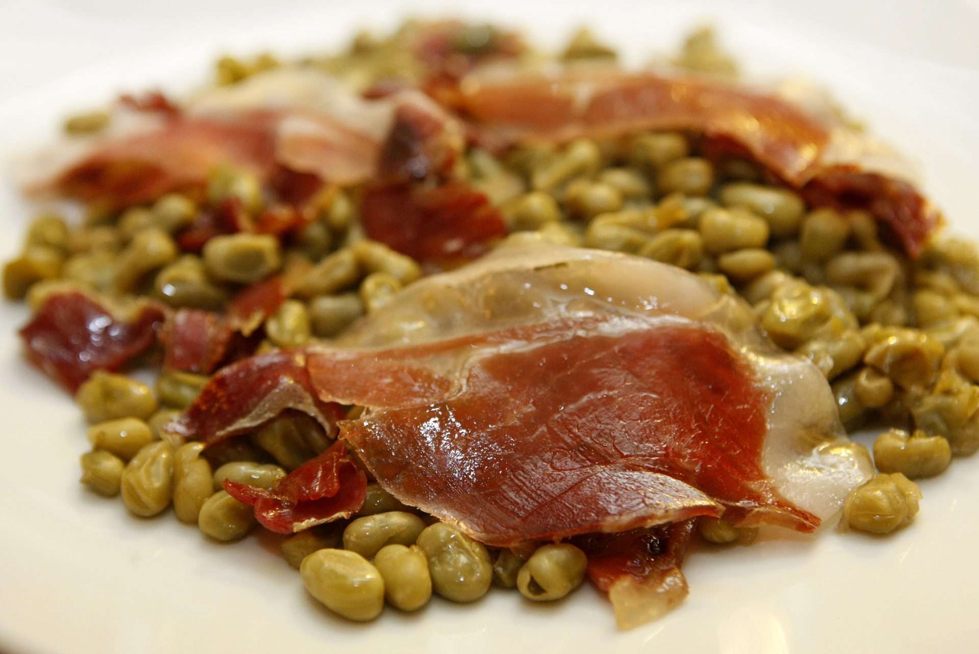 Habas con jamon
