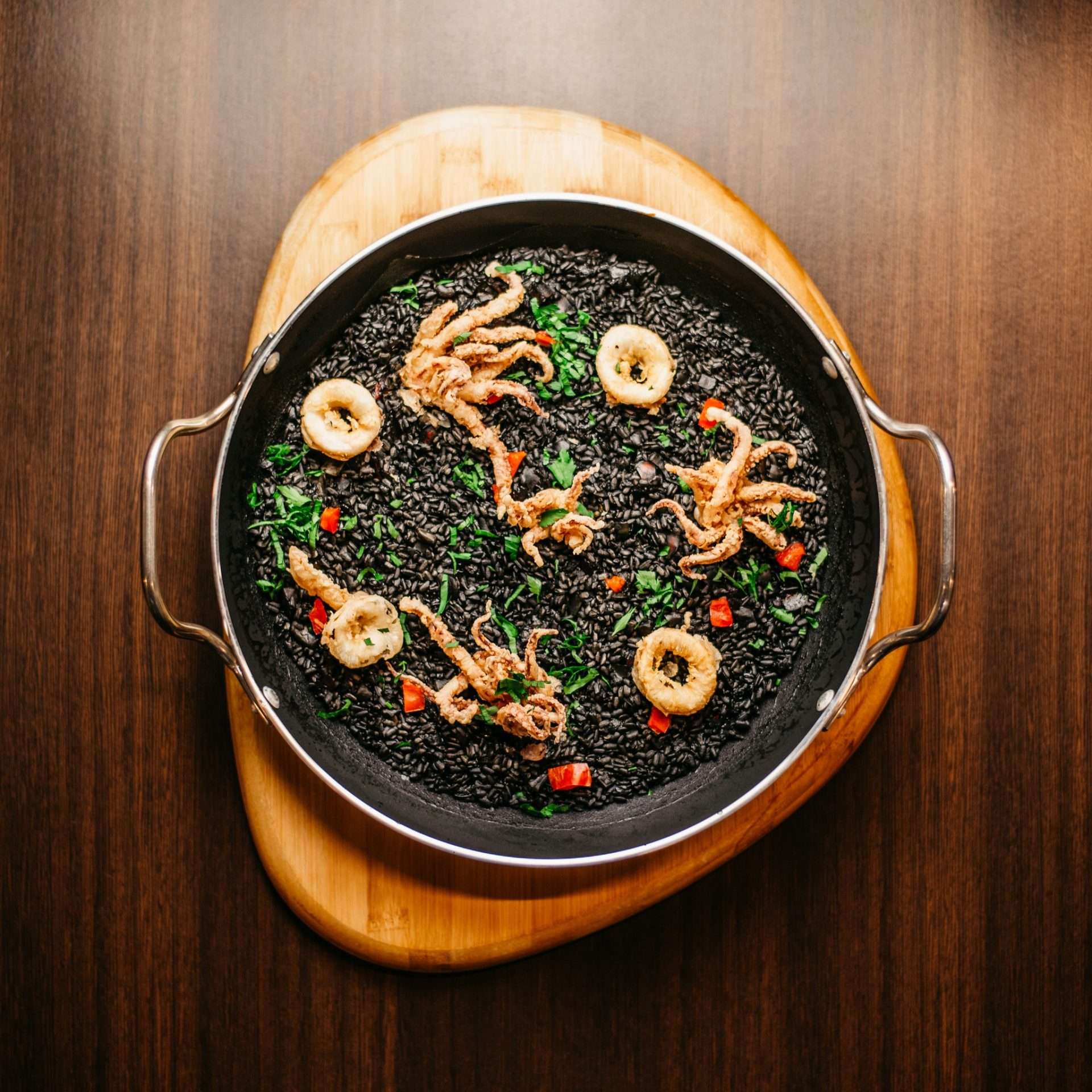 Arroz negro con su alioli