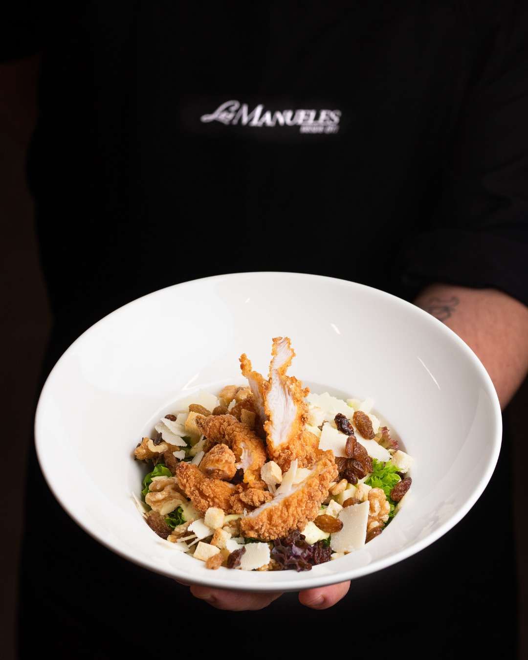 Ensalada de pollo cruiiente con salsa César