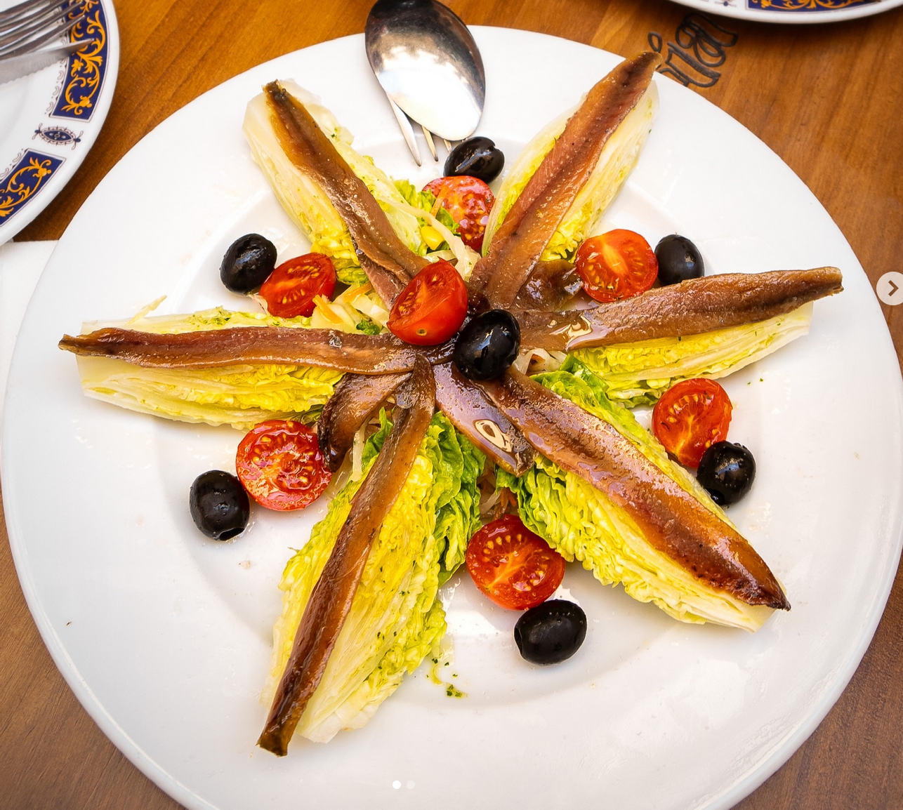 Cogollos de Lechuga Con Anchoas Del Cantábrico
