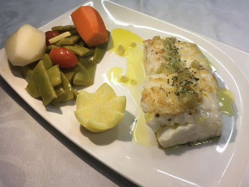 Lomo de Merluza al Horno - Con Ajitos al Aceite de Oliva Virgen