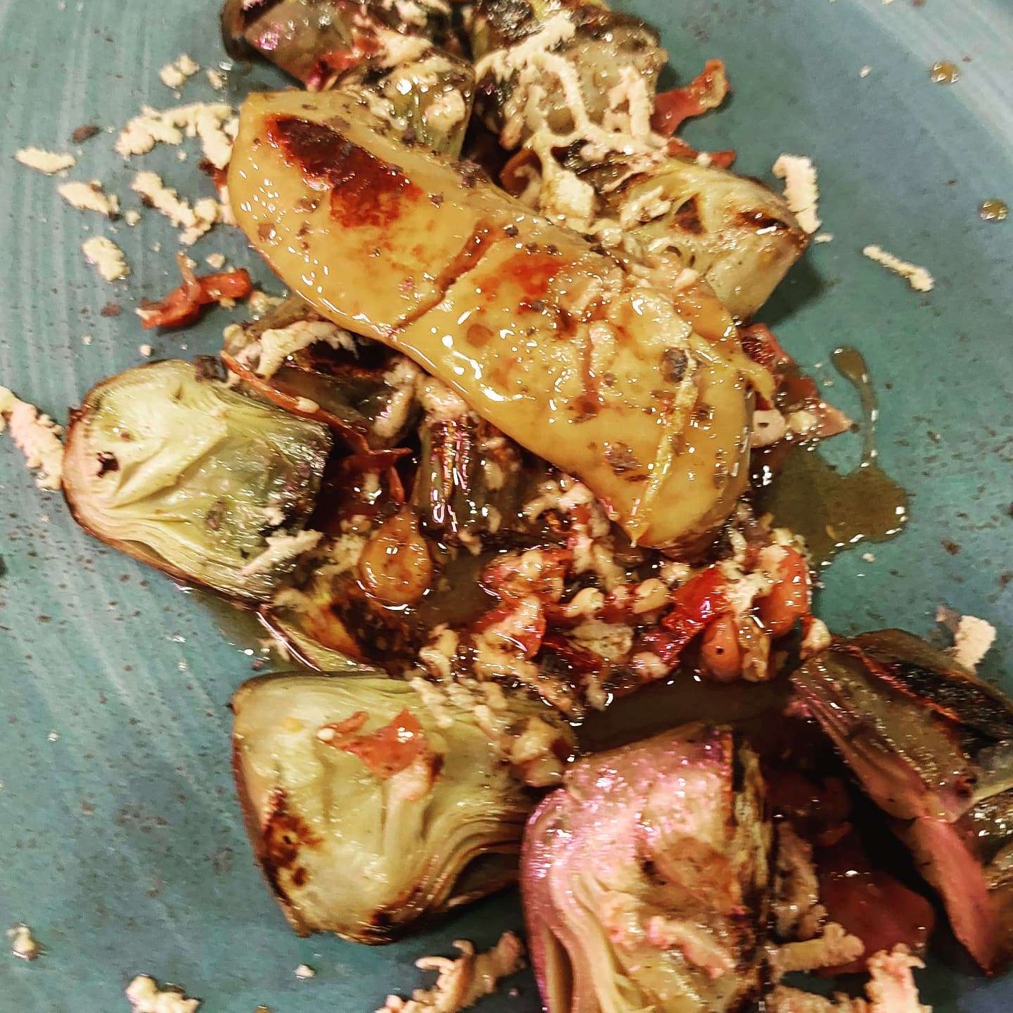 Achofines con jamón ibérico, foie y reducción PX