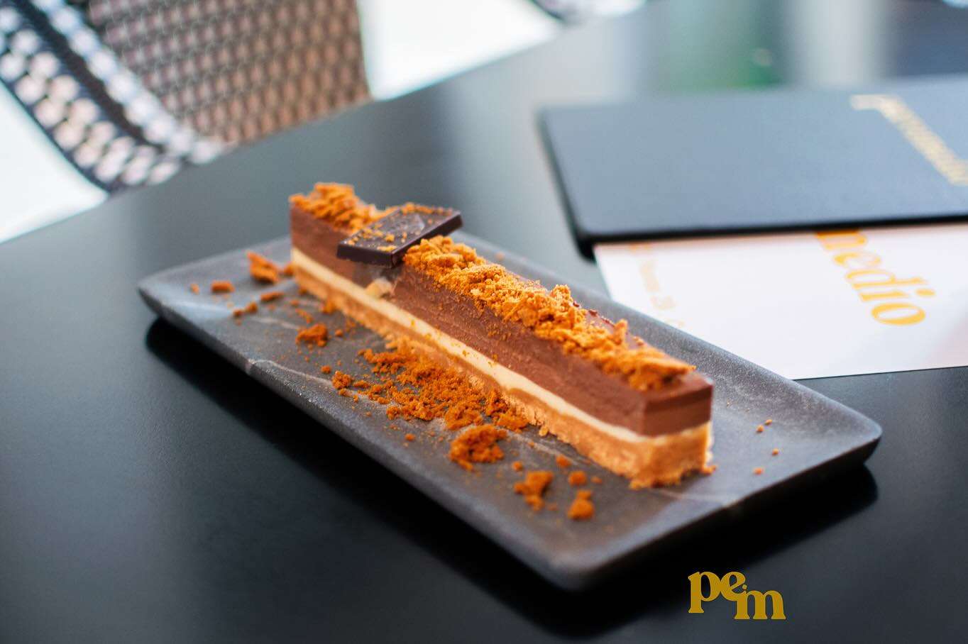 TARTA DE TRES CHOCOLATES