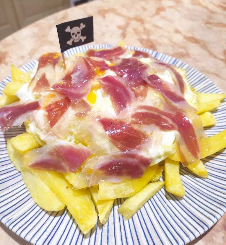 Huevos rotos con jamón ibérico