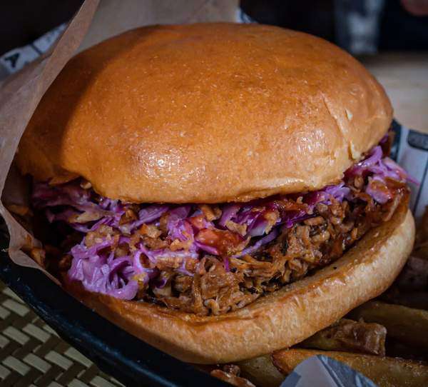 Hamburguesa Pulled Pork BBQ