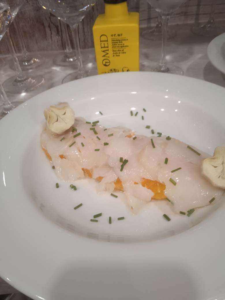 Naranja con bacalao y aove de yuzu OMed