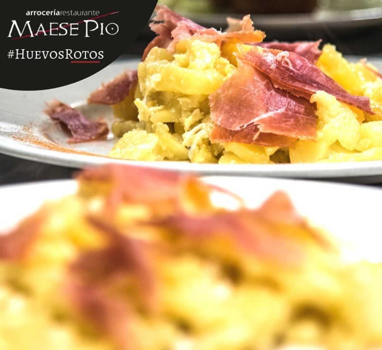 Huevos rotos con jamón ibérico “estilo Maese”