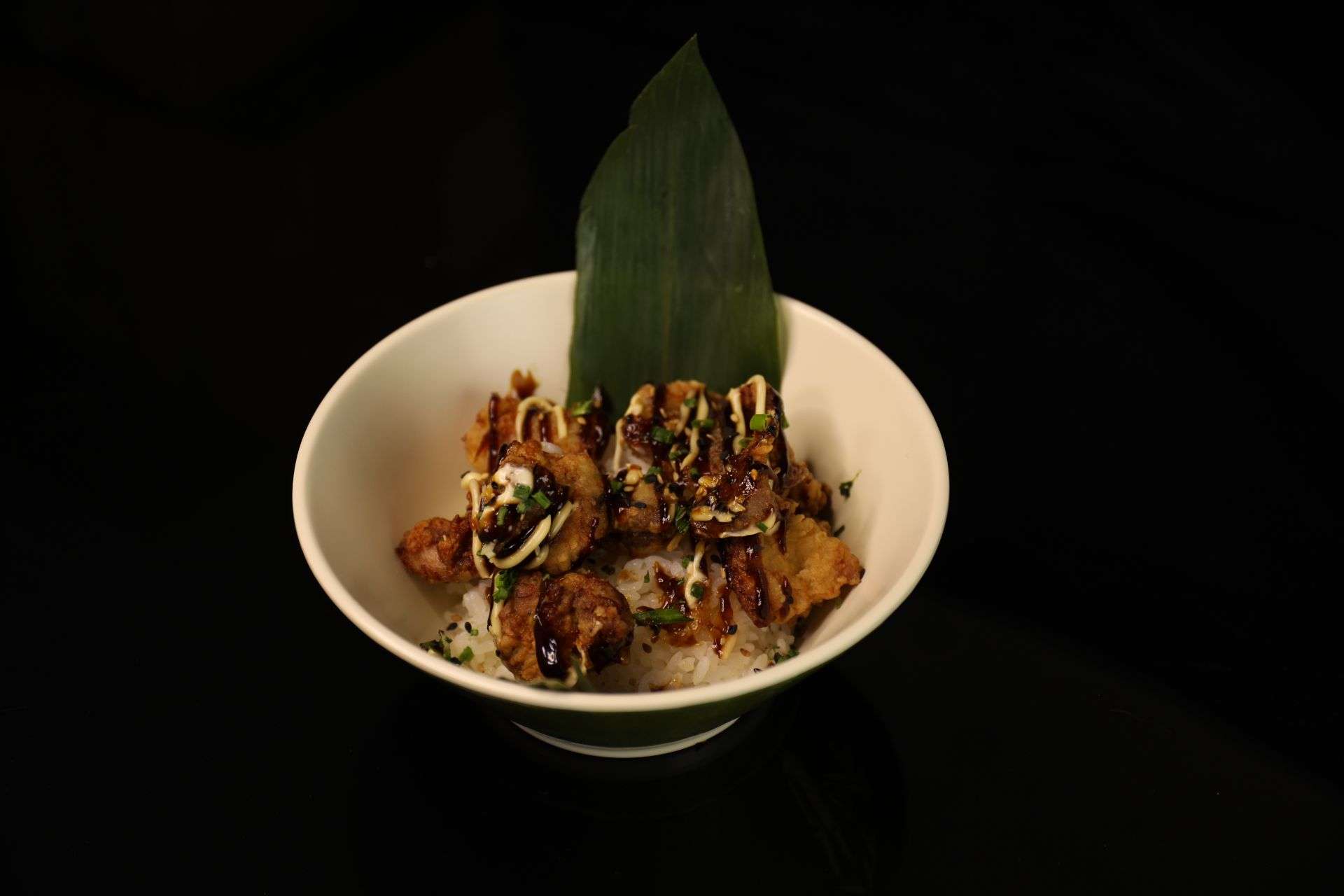 Pollo Karaage Con Arroz Yakimishi