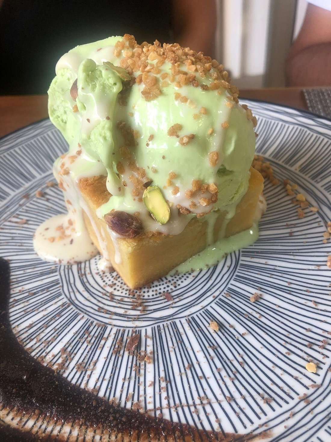 BROWNIE CLASICO CON HELADO DE VAINILLA