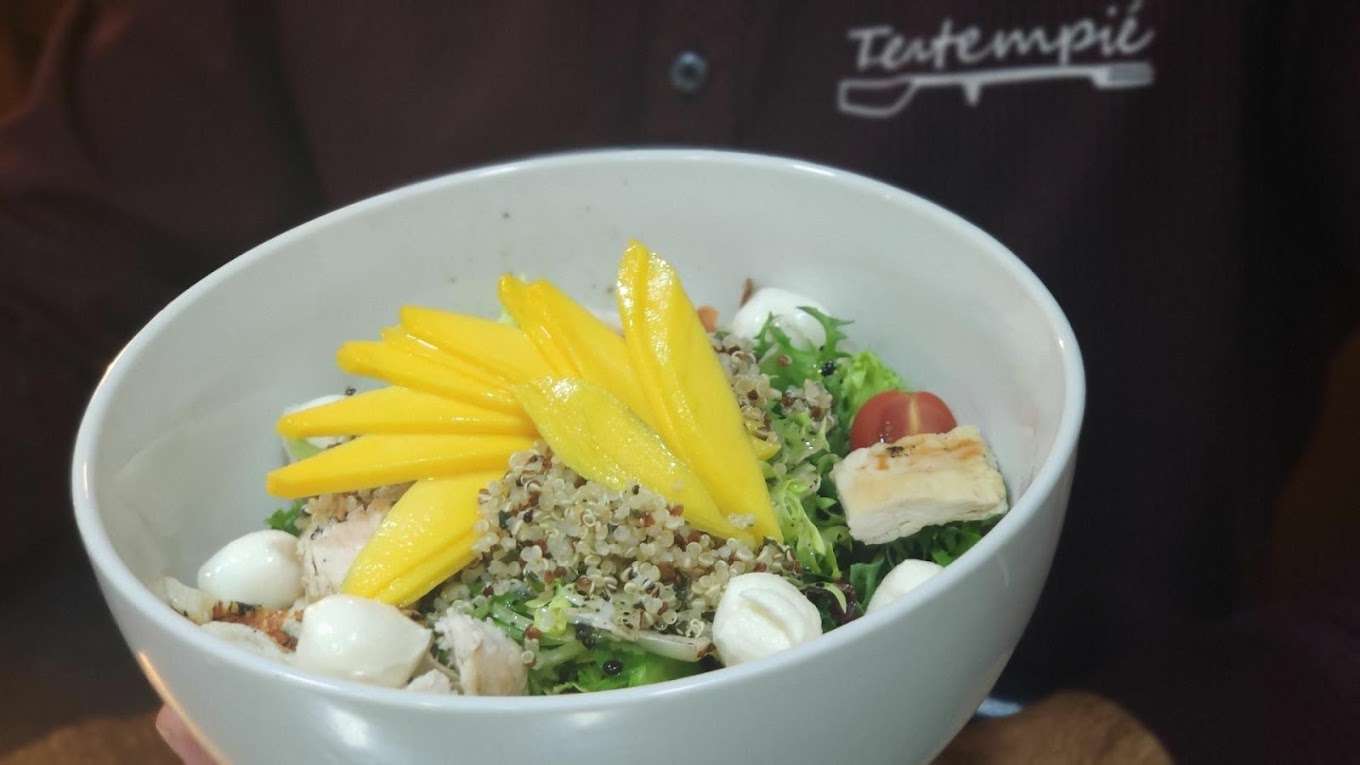 ENSALADA DE QUINOA Y POLLO