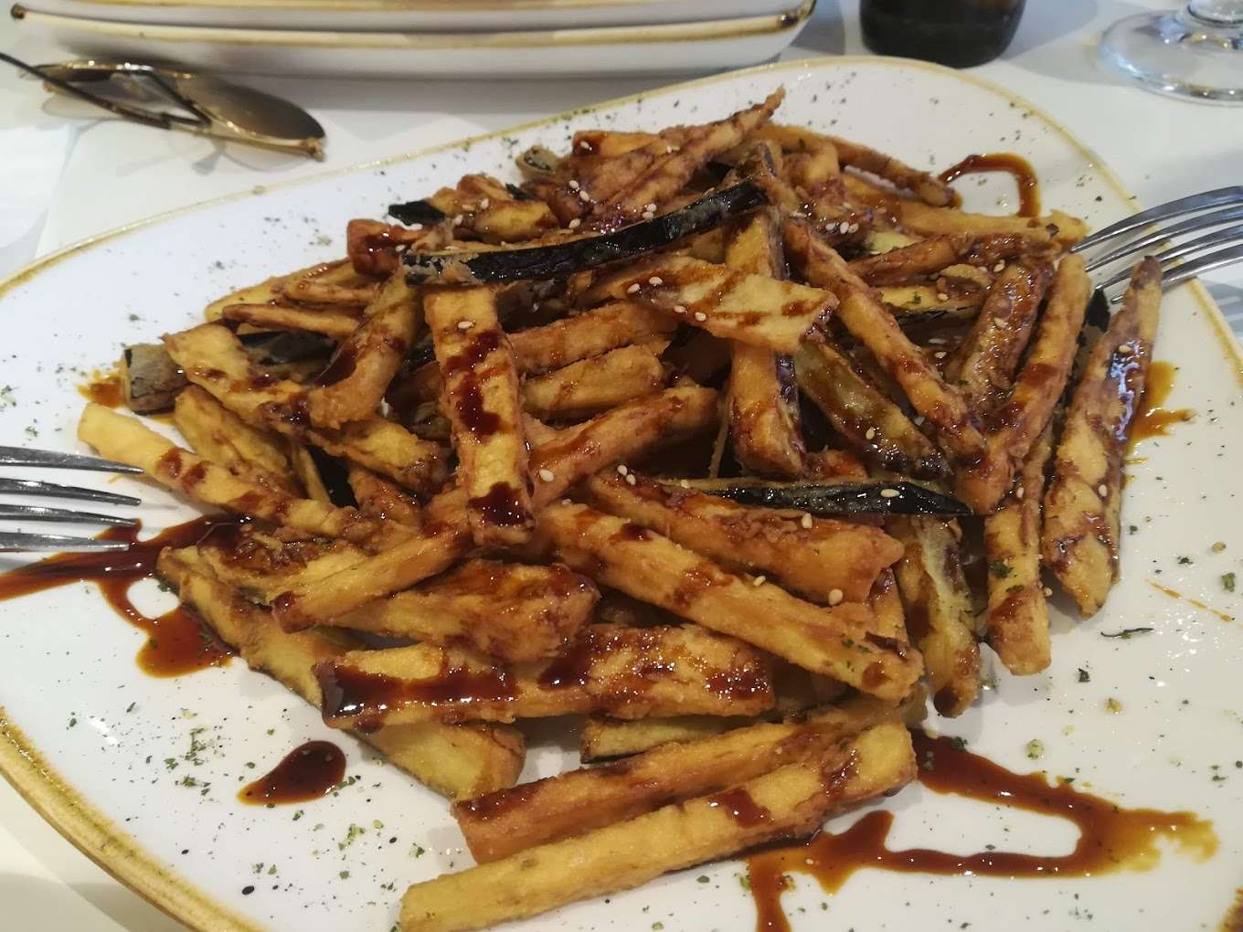 Berenjenas fritas con miel de caña