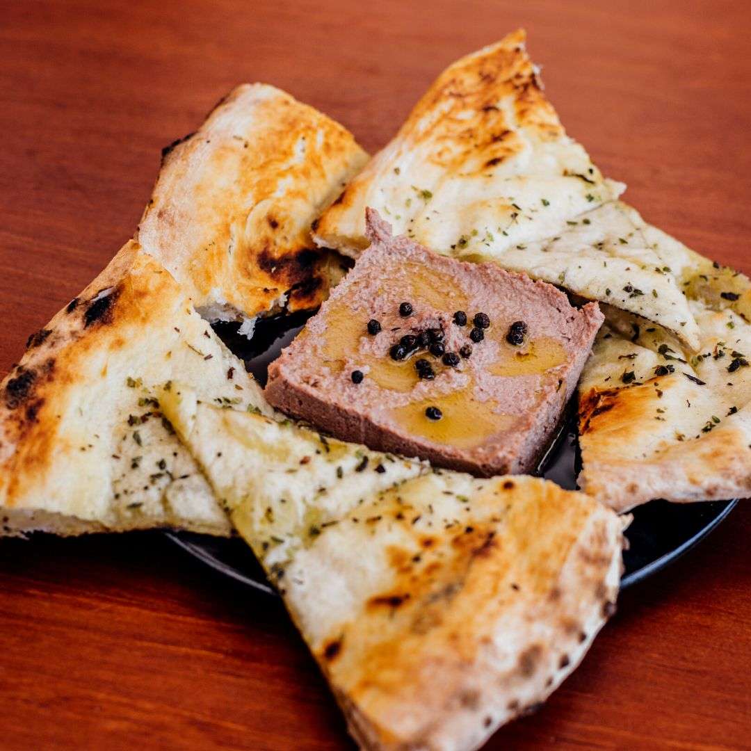 Paté con piadina