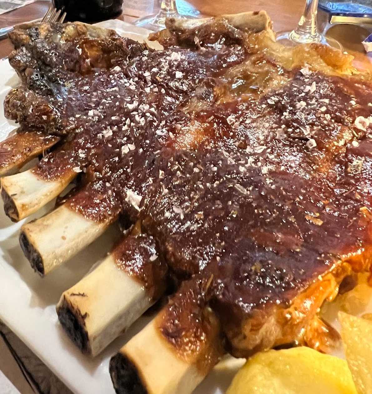 Costillar de cerdo ibérico con salsa bourbon al romero