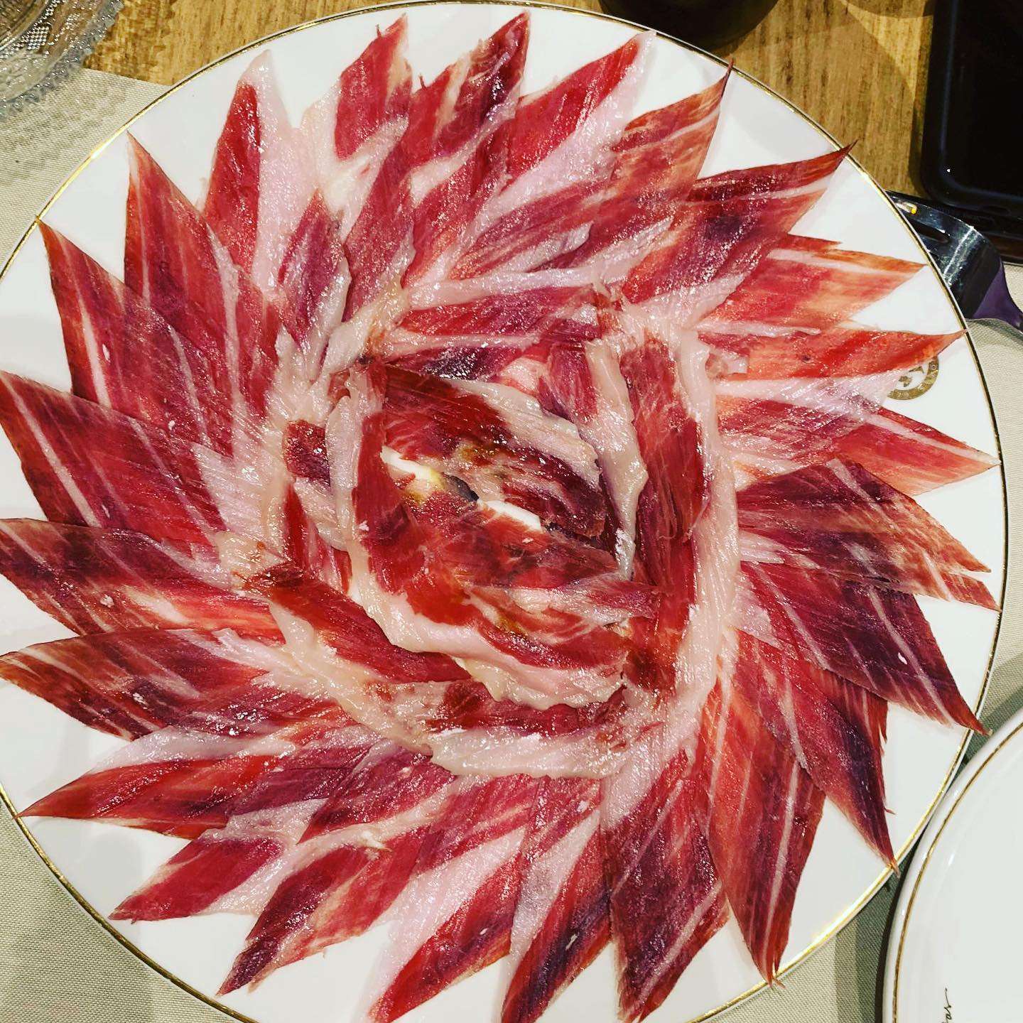 Jamón ibérico de bellota 5J cortado a cuchillo
