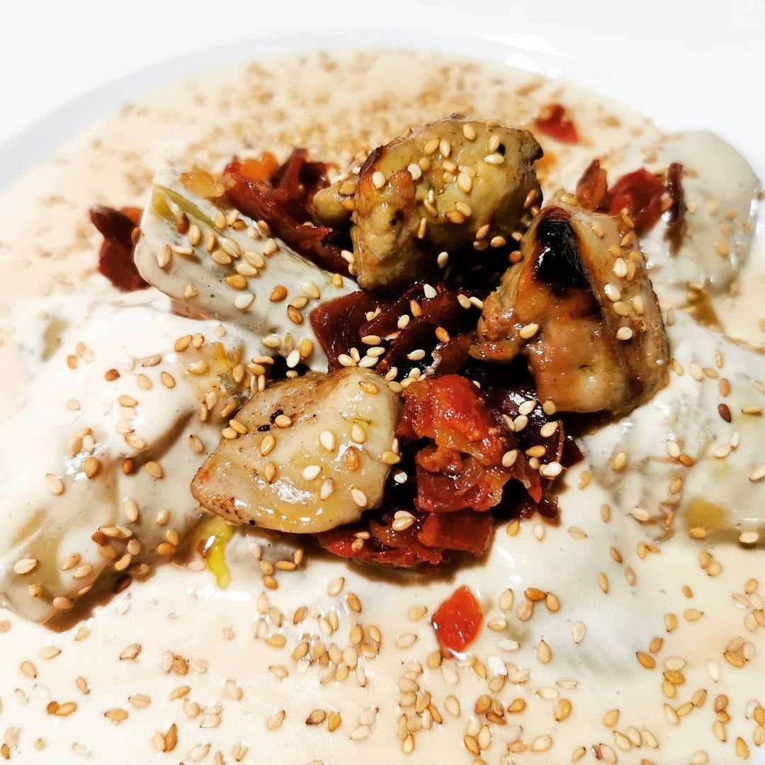 Alcachofas con foie y jamón ibérico