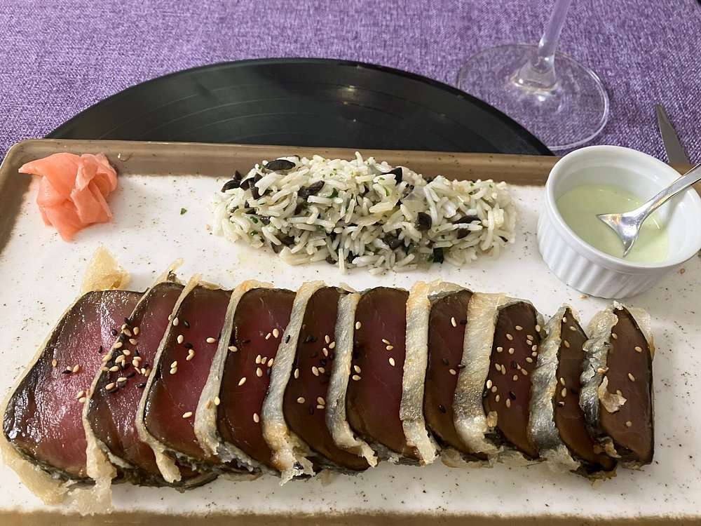 Tataki de atún con mahonesa de wasabi