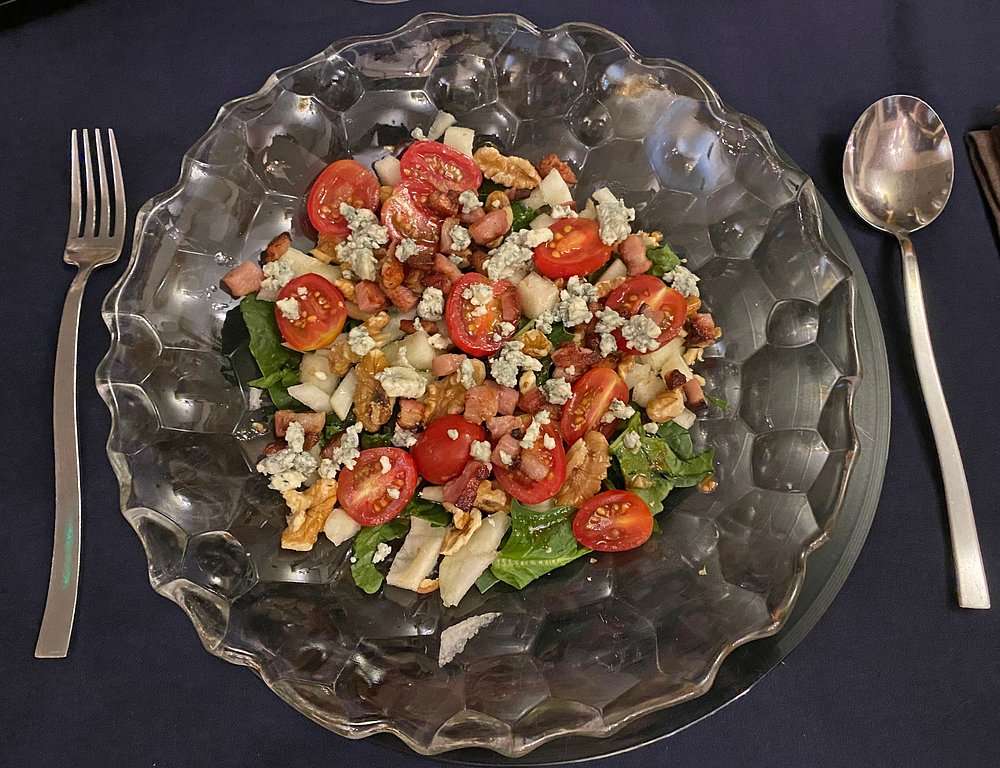 Ensalada de garbanzos fritos, pipas de calabazas y vinagreta de pimientón