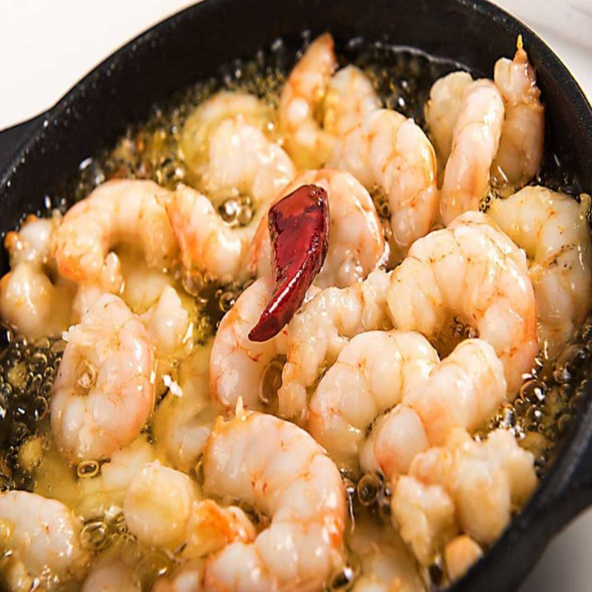 GAMBAS AL PIL PIL EN CAZUELA DE BARRO